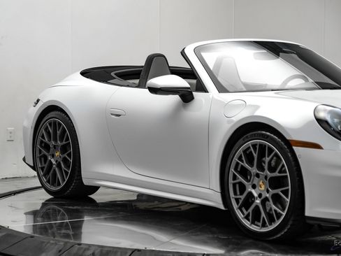 Used 2025 Porsche 911 Carrera RWD image 32