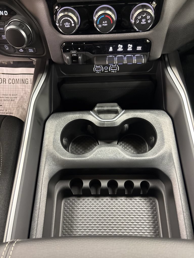 New 2026 RAM 1500 Big Horn AWD/4WD image 13