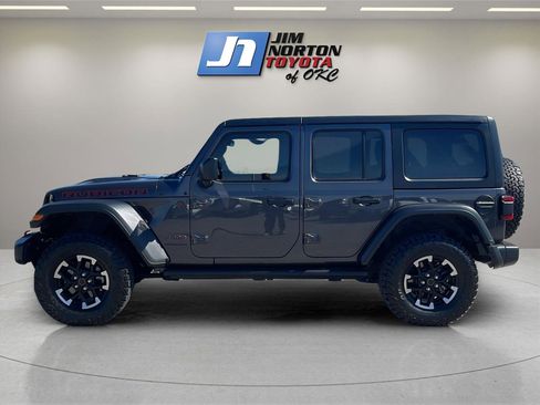 Used 2024 Jeep Wrangler Unlimited Rubicon w/ Technology Group image 8