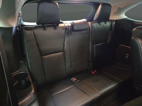 Used 2023 Toyota Highlander L image 39