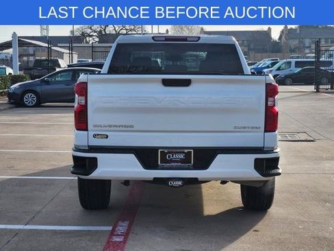 Used 2023 Chevrolet Silverado 1500 Custom image 13