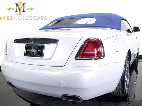 Used 2017 Rolls-Royce Dawn image 15