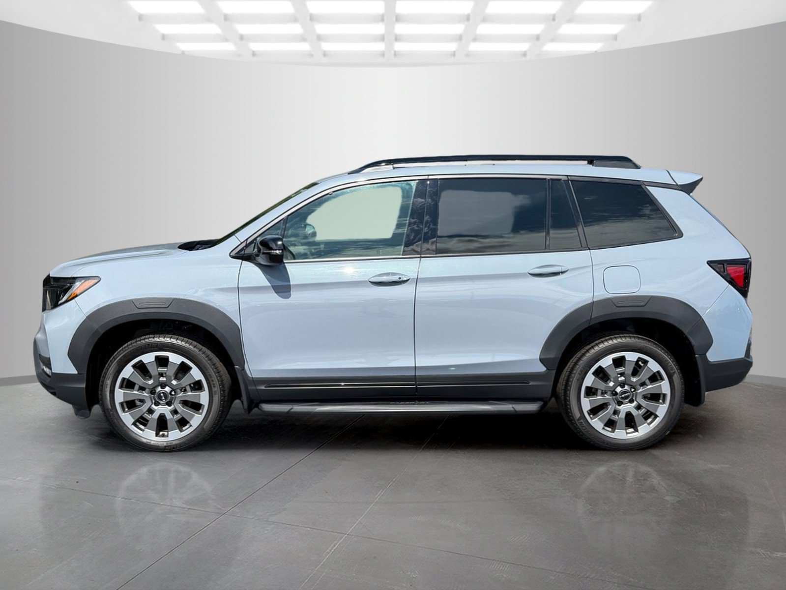 Used 2025 Honda Passport Black Edition image 3