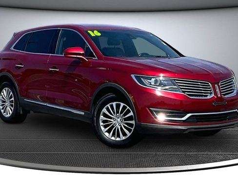 Used 2016 Lincoln MKX Select w/ Select Plus Package AWD/4WD image 3