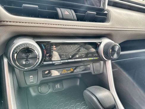 New 2025 Toyota RAV4 XLE image 28