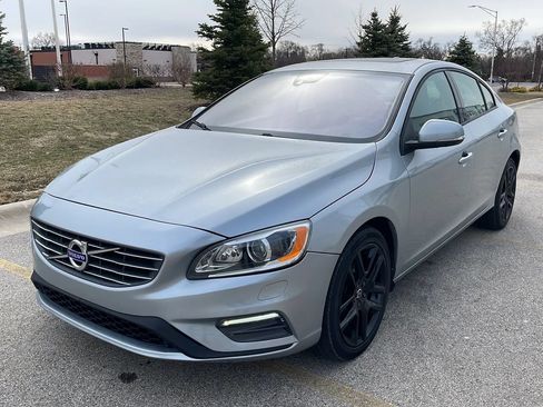Used 2017 Volvo S60 T5 Dynamic AWD/4WD image 3
