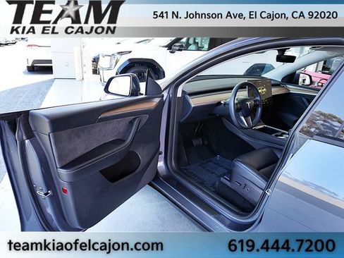 Used 2022 Tesla Model Y Long Range AWD/4WD image 45