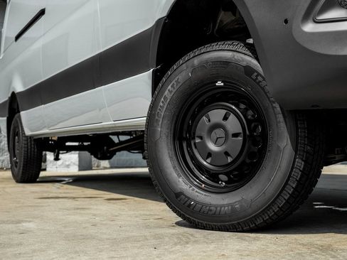 New 2025 Mercedes-Benz Sprinter 2500 image 7