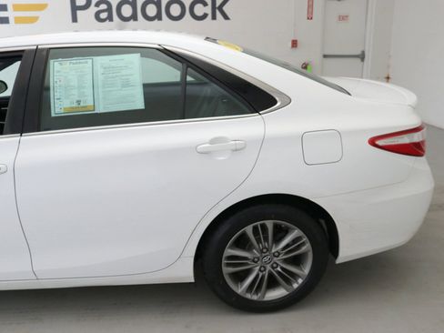 Used 2017 Toyota Camry SE image 5
