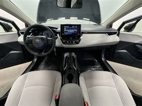 Used 2021 Toyota Corolla LE image 18