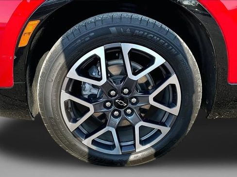 Certified 2025 Chevrolet Blazer RS FWD image 9