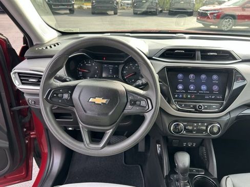 Used 2021 Chevrolet TrailBlazer LT w/ Convenience Package image 18