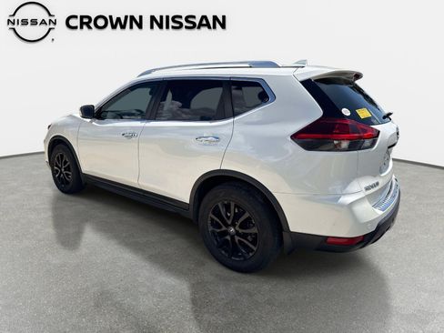 Certified 2020 Nissan Rogue SV FWD image 5