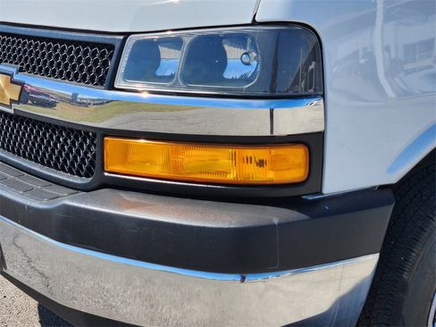 Used 2024 Chevrolet Express 2500 w/ Driver Convenience Package image 9
