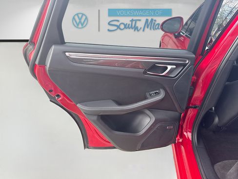 Used 2023 Porsche Macan S w/ Premium Package Plus image 27