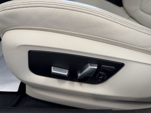 Used 2023 BMW 540i xDrive w/ Convenience Package image 38