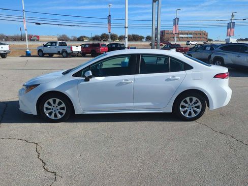 Used 2024 Toyota Corolla LE image 5