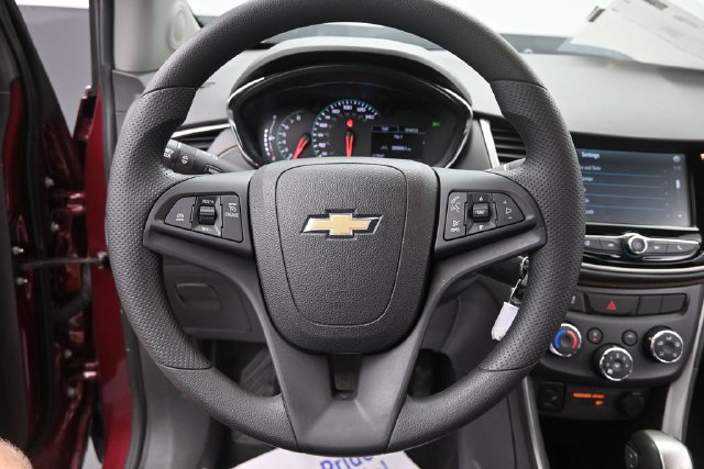 Used 2017 Chevrolet Trax LT AWD/4WD image 25