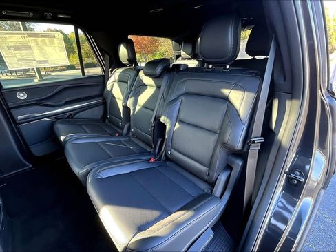New 2025 Lincoln Navigator Reserve w/ Jet Appearance Package image 10