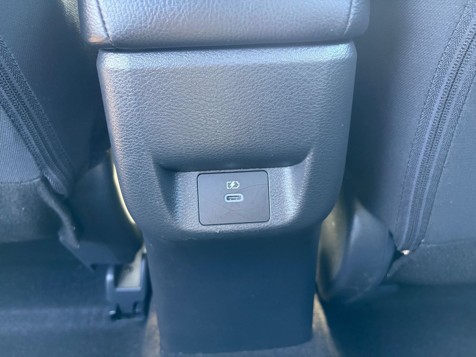 Used 2025 Nissan Versa SV FWD image 21