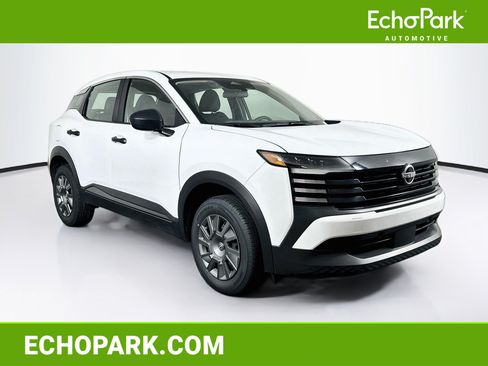 Used 2025 Nissan Kicks S FWD image 1