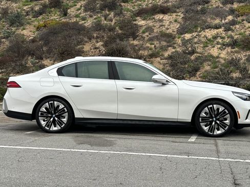 Used 2025 BMW 540i xDrive image 6
