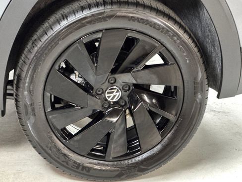 New 2026 Volkswagen Atlas Cross Sport SE AWD/4WD image 25
