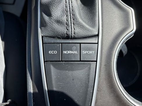 Used 2024 Toyota Camry LE image 33