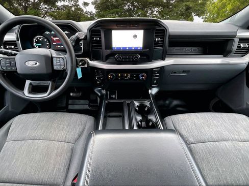 Used 2022 Ford F150 XL w/ Trailer Tow Package image 8