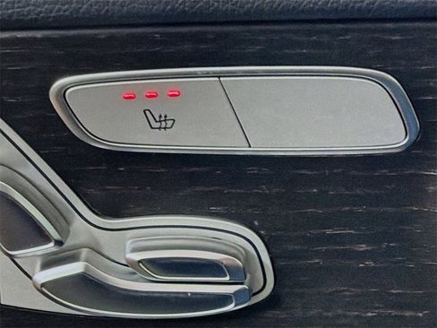 Used 2019 Mercedes-Benz C 300 4MATIC Sedan image 23