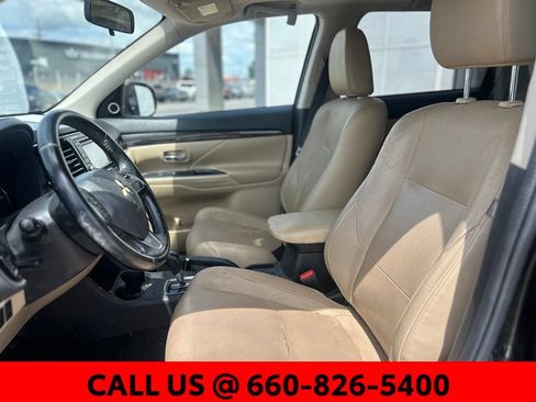 Used 2016 Mitsubishi Outlander SE AWD/4WD image 11