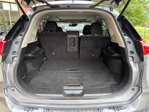Used 2019 Nissan Rogue SV w/ Sun & Sound Touring Package AWD/4WD image 23
