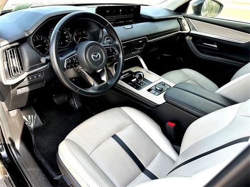 Used 2025 MAZDA CX-70 3.3 Turbo w/ Preferred Package image 13