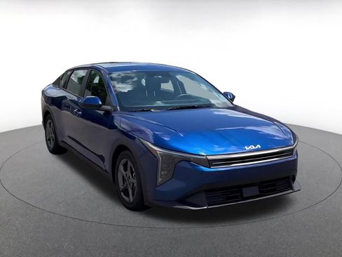 Used 2025 Kia K4 FWD image 3