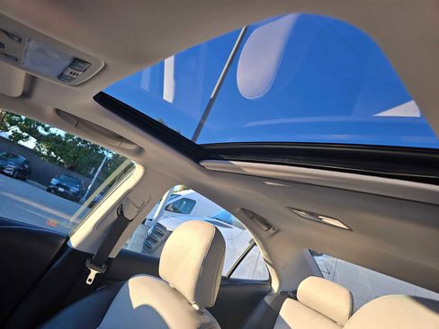 Used 2010 Lexus HS 250h image 25