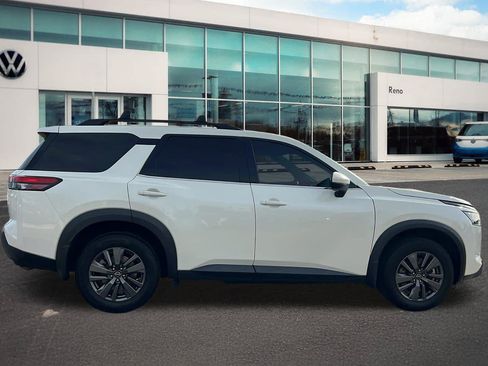 Used 2024 Nissan Pathfinder SV AWD/4WD image 4