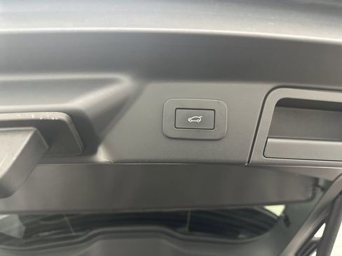 Used 2024 Land Rover Range Rover Velar Dynamic SE image 26