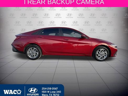 Used 2025 Hyundai Elantra Blue image 13