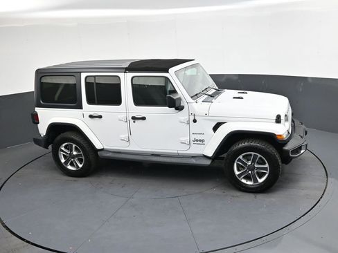 Used 2019 Jeep Wrangler Unlimited Sahara image 17