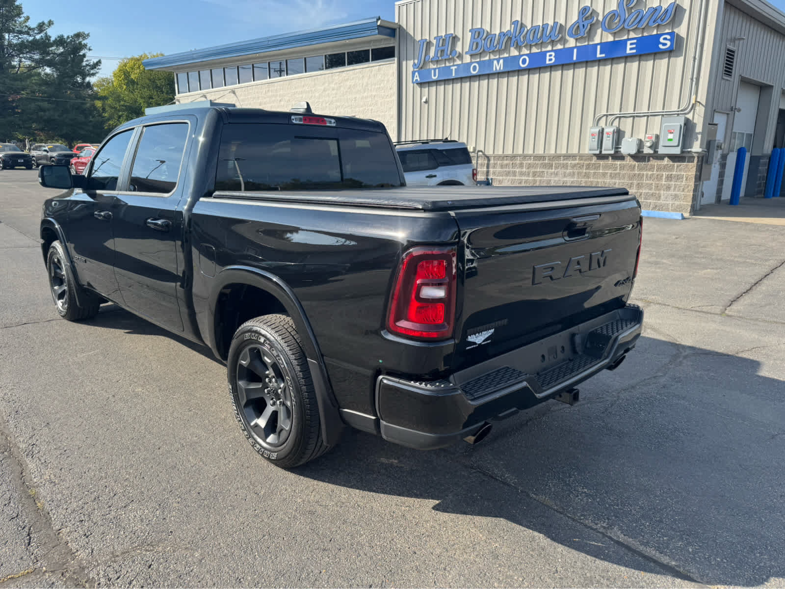 Used 2025 RAM 1500 Big Horn AWD/4WD image 6