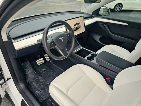 Used 2022 Tesla Model Y Performance AWD/4WD image 14