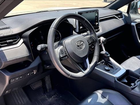 Used 2020 Toyota RAV4 XSE w/ XSE Grade Weather Package AWD/4WD image 16