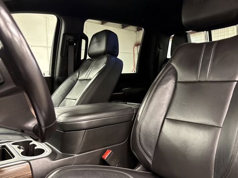 Used 2023 Chevrolet Silverado 2500 High Country w/ Technology Package image 8