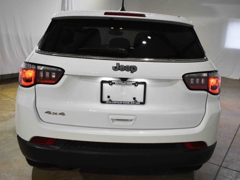 Used 2024 Jeep Compass Sport image 8