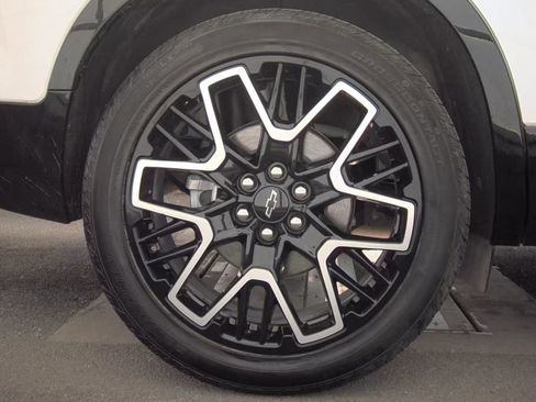 Used 2025 Chevrolet Blazer RS FWD image 12