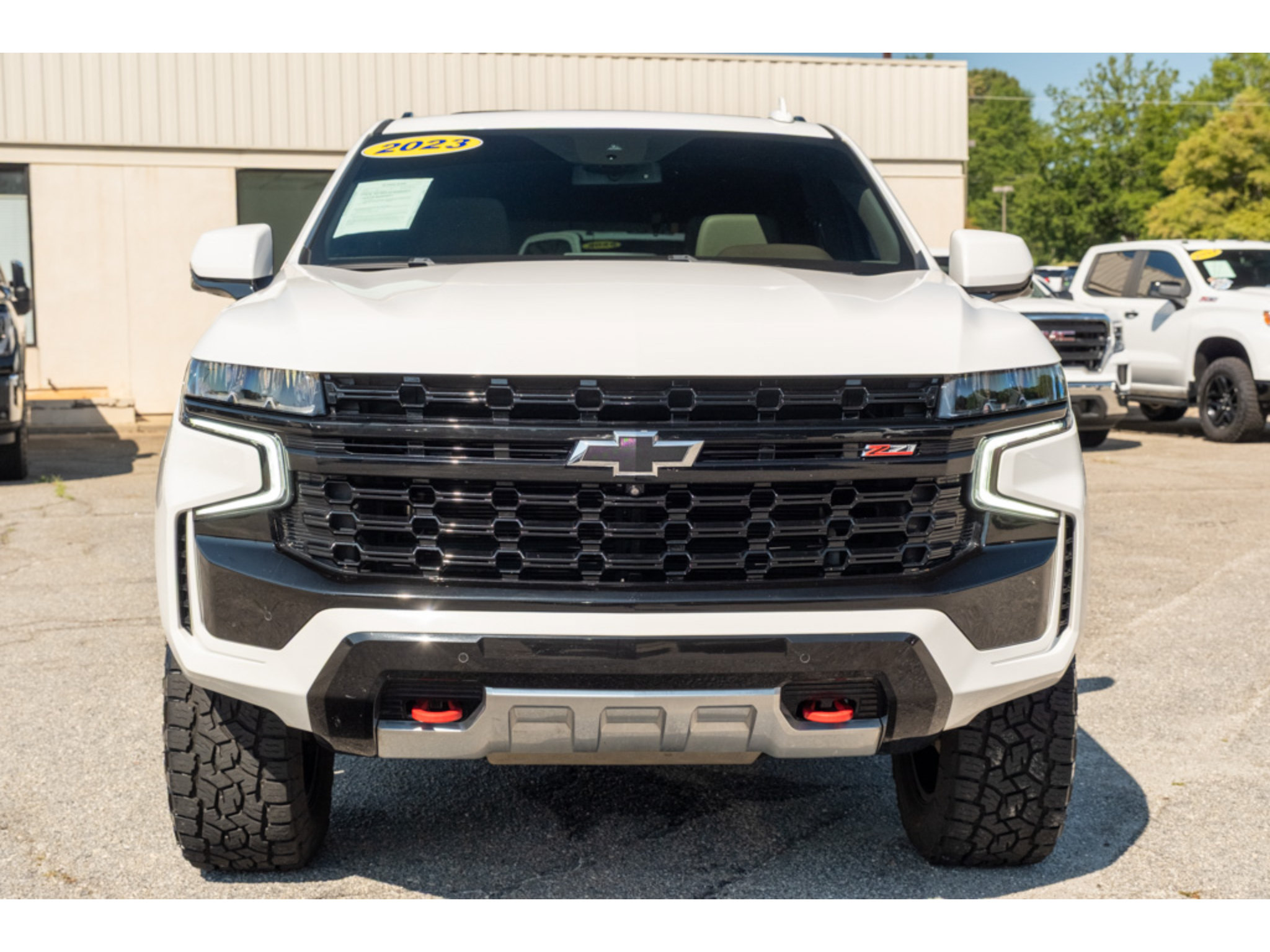 Used 2023 Chevrolet Tahoe Z71 w/ Luxury Package AWD/4WD image 3