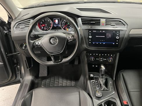 Used 2021 Volkswagen Tiguan SE AWD/4WD image 11