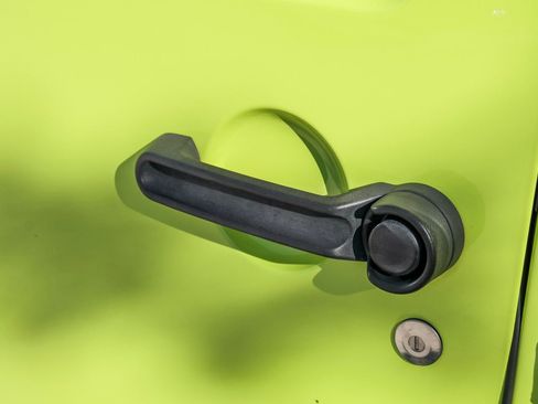 Used 2017 Jeep Wrangler Unlimited Rubicon image 40