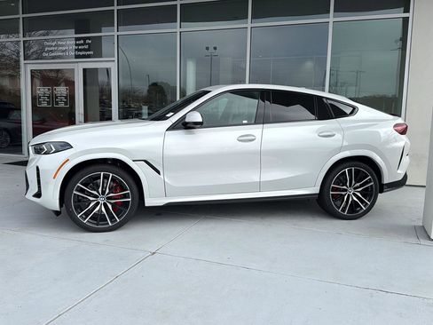 New 2026 BMW X6 xDrive40i w/ Executive Package image 3