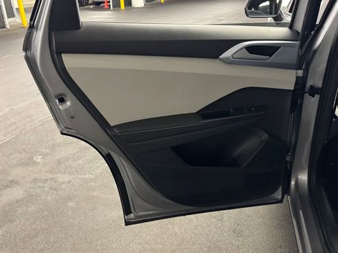 New 2025 Volkswagen Taos SE image 22